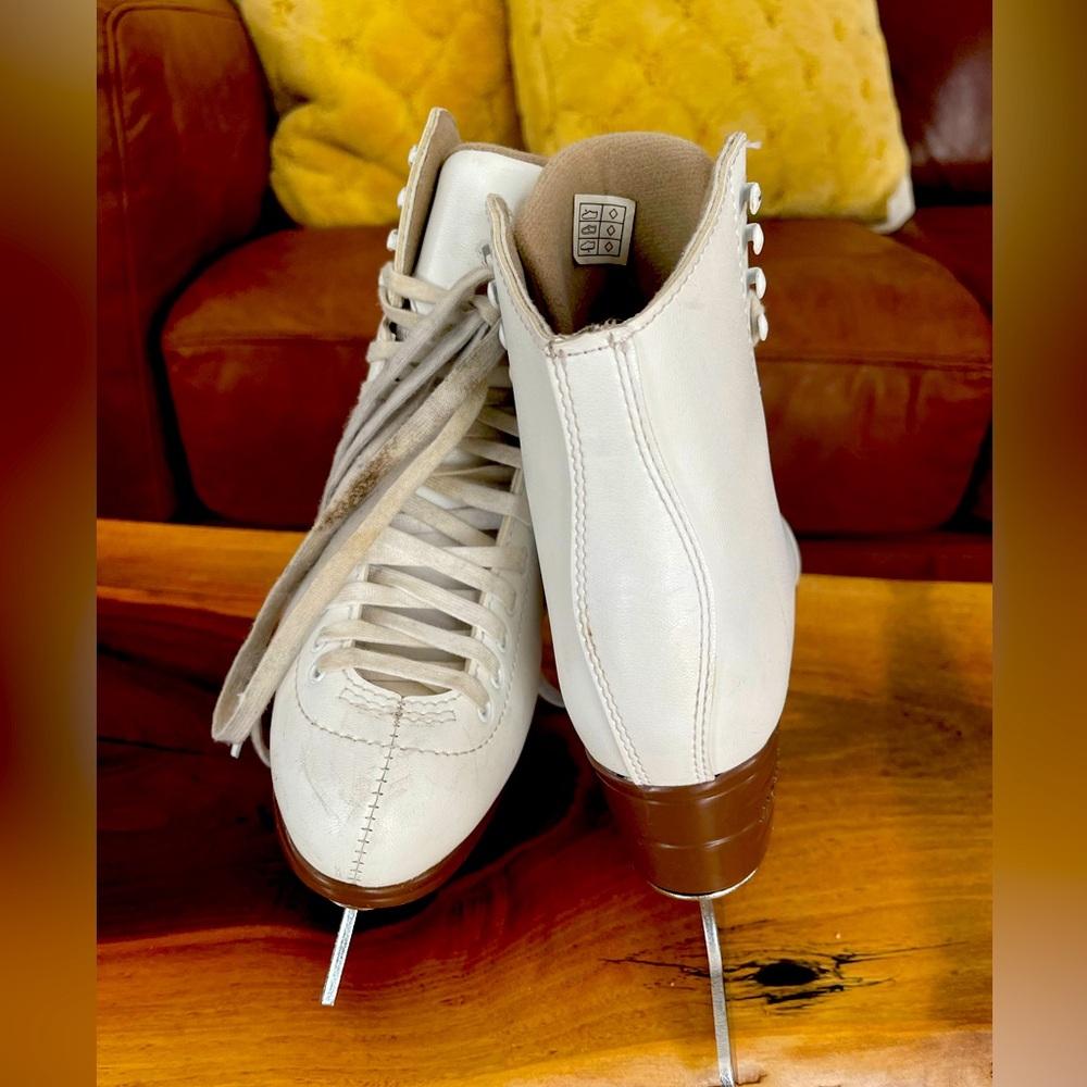 Jackson Kids’ Figure Skates - Size 5 ⛸️